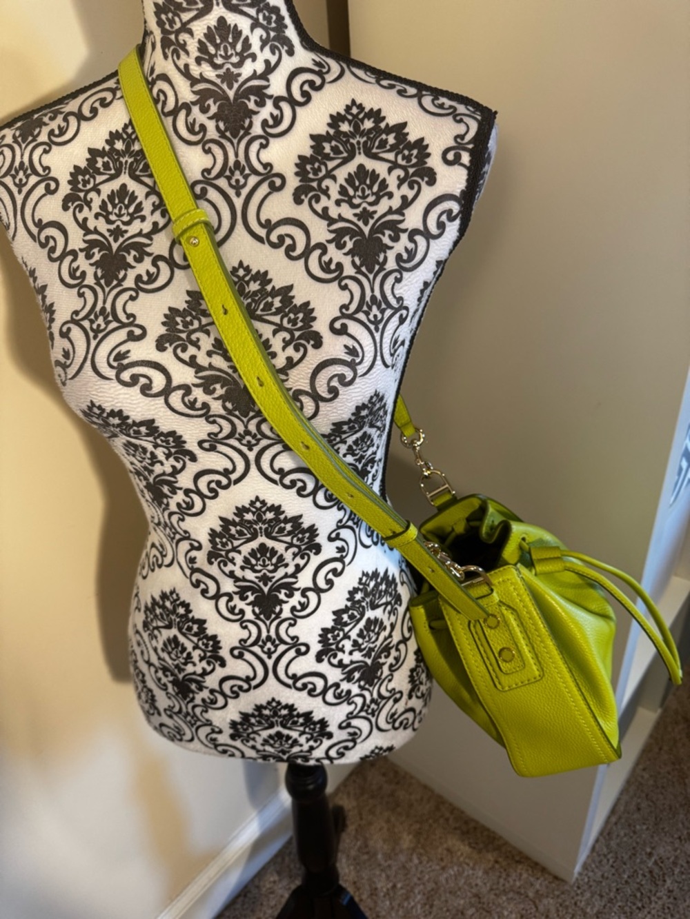 Marc Jacobs Lime Leather Drawstring Crossbody - Picture 4 of 13